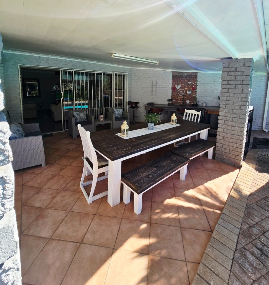 4 Bedroom Property for Sale in Wilkoppies North West